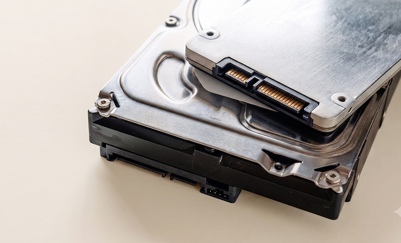 SSD a HDD disky pro střih videa
